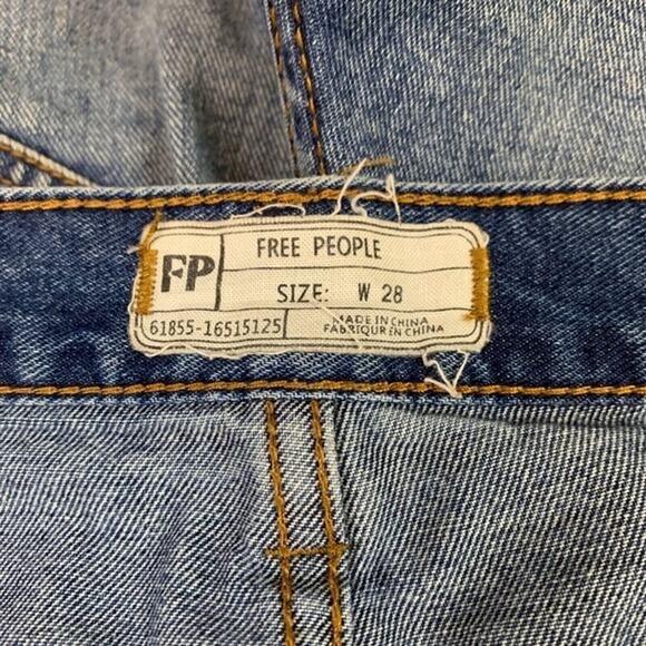 Free People Women's Blue Raw Hem Cut Offs High Rise Button Fly Jean Shorts sz 28 - Picture 13 of 16
